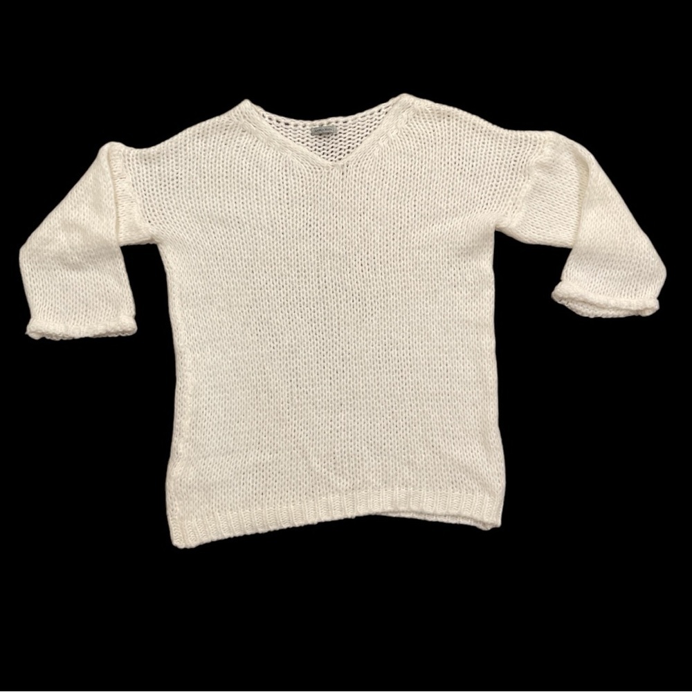 ANGELA MARA M cream knit fuzzy acrylic/wool blend soft drop shoulder sweater